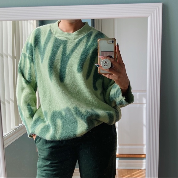 π§ SOLD π§ Green spray paint styled sweater - Picture 1 of 5